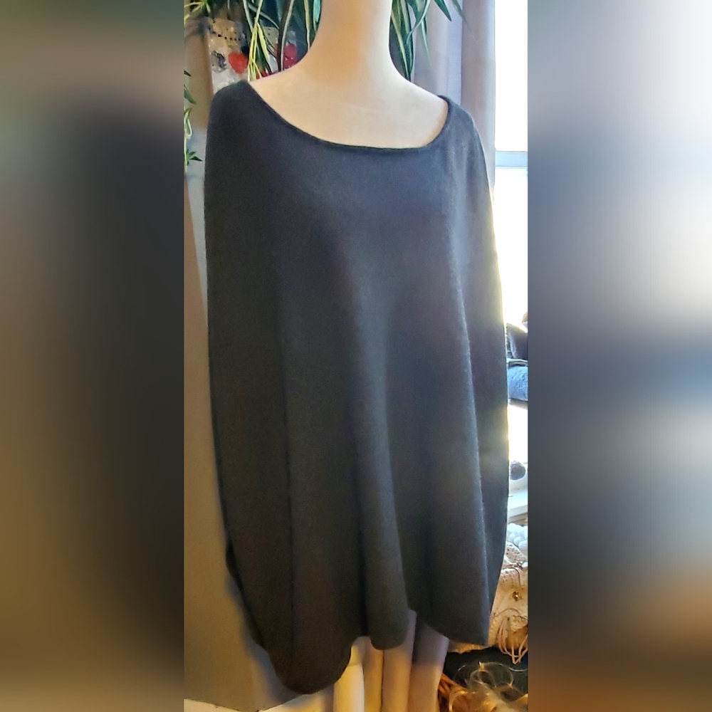100% Cashmere Women's Cape By Knyt & Lynk